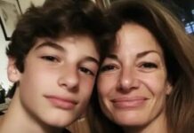 Moj 16-godišnji sin je proveo leto kod bake; jednog dana me je pozvala sa važnom molbom. Moj 16-godišnji sin je proveo leto kod bake; jednog dana me je pozvala sa važnom molbom.