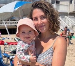 Moja svekrva ismijavala me jer sam, prema njezinim riječima, „jela previše za plažu“, a cijela se obitelj smijala zajedno s njom — ali prije zalaska sunca već je upirala prstom u mene i vrištala: „Kako si mi mogla ovo učiniti?!“ 😨