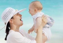 Pedijatar savjetuje roditelje: Šta da ponesete na more sa bebom Pedijatar savjetuje roditelje: Šta da ponesete na more sa bebom