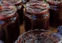 Pekmez od šljiva iz rerne – bez dugog mešanja, gust i pun prirodnog ukusa! Pekmez od šljiva iz rerne – bez dugog mešanja, gust i pun prirodnog ukusa!
