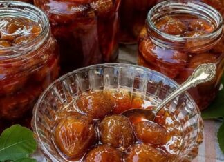 Slatko od smokava – smokve ostaju cijele, a sirup gust kao med! Slatko od smokava – smokve ostaju cijele, a sirup gust kao med!
