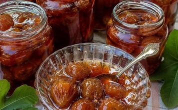Slatko od smokava – smokve ostaju cijele, a sirup gust kao med! Slatko od smokava – smokve ostaju cijele, a sirup gust kao med!