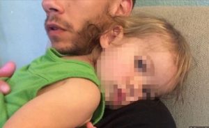 SMESTILA JE ĆERKICU (3) DA SPAVA I SIŠLA U PRIZEMLJE! Odjednom je čula kako joj komšija lupa na vrata i vrišti – usledila je najgora noćna mora s devojčicom! SMESTILA JE ĆERKICU (3) DA SPAVA I SIŠLA U PRIZEMLJE! Odjednom je čula kako joj komšija lupa na vrata i vrišti – usledila je najgora noćna mora s devojčicom!