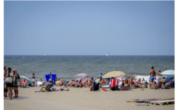 Srbi se zacenjuju od smeha zbog onoga što je ova žena OBULA NA PLAŽI: Kada je izašla iz plićaka, usledio je apsolutni ŠOK SEZONE – “Gospođa se ne postaje, gospođa se rađa” Srbi se zacenjuju od smeha zbog onoga što je ova žena OBULA NA PLAŽI: Kada je izašla iz plićaka, usledio je apsolutni ŠOK SEZONE – “Gospođa se ne postaje, gospođa se rađa”