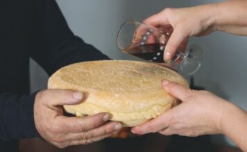 Srpski narod ove 2 stavri nikada ne radi nedeljom: Veruje se da na taj način iz kuće odlaze napredak i obilje Srpski narod ove 2 stavri nikada ne radi nedeljom: Veruje se da na taj način iz kuće odlaze napredak i obilje