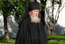 U ovu kuću i u ovog čoveka đavo nikada neće ući U ovu kuću i u ovog čoveka đavo nikada neće ući