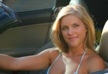 Za 18. rođendan je dobila auto, sela da ga provoza pa nestala bez traga: 10 godina kasnije pronalaze auto u obližnjoj šumi i klupko jezive istine se odmotava Za 18. rođendan je dobila auto, sela da ga provoza pa nestala bez traga: 10 godina kasnije pronalaze auto u obližnjoj šumi i klupko jezive istine se odmotava