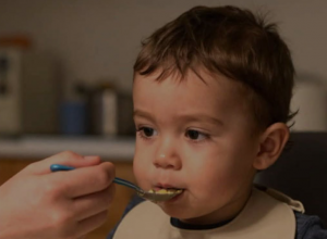5 suptilnih znakova u prvoj godini koji ukazuju na autizam: Na šta obratiti pažnju tokom razvoja bebe 5 suptilnih znakova u prvoj godini koji ukazuju na autizam: Na šta obratiti pažnju tokom razvoja bebe