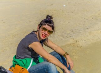 Ana je raspust provodila kod rođaka na moru, jedno popodne odlazi na plažu i nikad se više ne vraća: Kad je otac saznao šta joj se deslio na mestu pada mrtav Ana je raspust provodila kod rođaka na moru, jedno popodne odlazi na plažu i nikad se više ne vraća: Kad je otac saznao šta joj se deslio na mestu pada mrtav