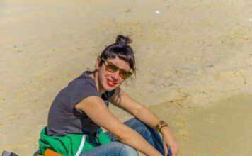Ana je raspust provodila kod rođaka na moru, jedno popodne odlazi na plažu i nikad se više ne vraća: Kad je otac saznao šta joj se deslio na mestu pada mrtav Ana je raspust provodila kod rođaka na moru, jedno popodne odlazi na plažu i nikad se više ne vraća: Kad je otac saznao šta joj se deslio na mestu pada mrtav