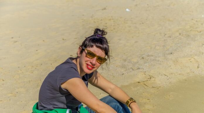 Ana je raspust provodila kod rođaka na moru, jedno popodne odlazi na plažu i nikad se više ne vraća: Kad je otac saznao šta joj se deslio na mestu pada mrtav Ana je raspust provodila kod rođaka na moru, jedno popodne odlazi na plažu i nikad se više ne vraća: Kad je otac saznao šta joj se deslio na mestu pada mrtav