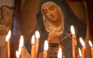 Baba Vanga je tvrdila da ovih 6 stvari svaka kuća treba da ima: Donose sreću i štite od zlih sila Baba Vanga je tvrdila da ovih 6 stvari svaka kuća treba da ima: Donose sreću i štite od zlih sila