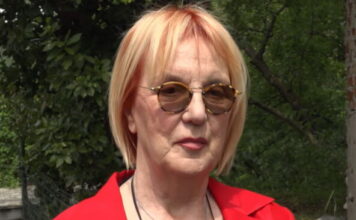 Čim je saznala da ima rak uradila je 1 stvar i odbila hemoterapije: Evo zašto Vedrana Rudan nije htela lečenje Čim je saznala da ima rak uradila je 1 stvar i odbila hemoterapije: Evo zašto Vedrana Rudan nije htela lečenje