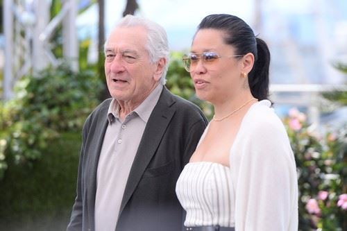 Đokići mu otvorili vrata kad je bio niko: Kako je De Niro preživeo u selu kod Niša bez dinara, godinama kasnije nije zaboravio porodicu koja ga je ugostila Đokići mu otvorili vrata kad je bio niko: Kako je De Niro preživeo u selu kod Niša bez dinara, godinama kasnije nije zaboravio porodicu koja ga je ugostila