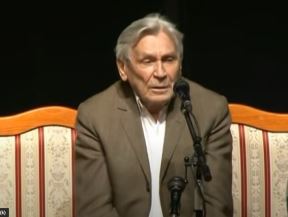 Evo ko je bila i kako je izgledala žena Vladete Jerotića: Kad su ga pitali kakav je zaista brak imao, sve je šokirao odgovorom Evo ko je bila i kako je izgledala žena Vladete Jerotića: Kad su ga pitali kakav je zaista brak imao, sve je šokirao odgovorom