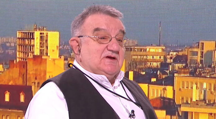 Gastroenterolog Vojislav Perišić tvrdi da su ove namirnice izuzetno štetne za decu sa autizmom: “Posle 9 dana se vratila i to je bilo potpuno drugačije dete” Gastroenterolog Vojislav Perišić tvrdi da su ove namirnice izuzetno štetne za decu sa autizmom: "Posle 9 dana se vratila i to je bilo potpuno drugačije dete"