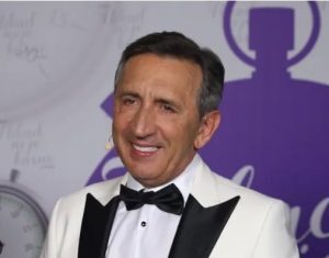 GORI BALKAN !! ŽIKA JAKŠIĆ STAO NA LUDI KAMEN…Oženio duplo mlađu KOLEGICU!!!Kad vidite KO JE u pitanju zanijemit ćete od šoka.. GORI BALKAN !! ŽIKA JAKŠIĆ STAO NA LUDI KAMEN…Oženio duplo mlađu KOLEGICU!!!Kad vidite KO JE u pitanju zanijemit ćete od šoka..