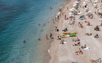 Jedna školjka s plaže može vas skupo koštati: Kazne idu i do 500.000 eura Jedna školjka s plaže može vas skupo koštati: Kazne idu i do 500.000 eura