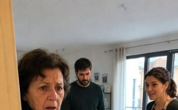 Kad sam otkrila da su sin i snaha još prije mog dolaska napravili raspored po kojem bih svakoga jutra prala, presvlačila i hranila njezinu nepokretnu majku, nisam se posvađala zbog jednog papira, nego sam ih natjerala da konačno kažu zašto su me doveli pod izlikom da ću uživati u starosti Kad sam otkrila da su sin i snaha još prije mog dolaska napravili raspored po kojem bih svakoga jutra prala, presvlačila i hranila njezinu nepokretnu majku, nisam se posvađala zbog jednog papira, nego sam ih natjerala da konačno kažu zašto su me doveli pod izlikom da ću uživati u starosti