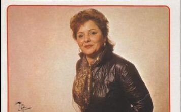 “Kraljica romske muzike” ostala je upamćena po ukletoj kući u kojoj je živela sa mužem: Umrla je sama u 60. godini, a komšije na Voždovcu je podilazila jeza "Kraljica romske muzike" ostala je upamćena po ukletoj kući u kojoj je živela sa mužem: Umrla je sama u 60. godini, a komšije na Voždovcu je podilazila jeza