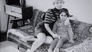 Milena je ’97 s majkom iz Bosne izbegla u Beograd saznavši da joj je tata poginuo: Na maturi se pojavio čovek zbog koje se njena majka rasplakala Milena je ’97 s majkom iz Bosne izbegla u Beograd saznavši da joj je tata poginuo: Na maturi se pojavio čovek zbog koje se njena majka rasplakala