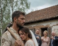 Otac ju je prisilio da se uda za siromašnog poljoprivrednika iz sela zaboravljenog od svijeta Otac ju je prisilio da se uda za siromašnog poljoprivrednika iz sela zaboravljenog od svijeta