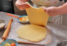 Pecivo – trouglići sa sirom Pecivo – trouglići sa sirom