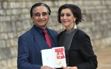 Sa 40 godina je igrala baku u hit seriji, a onda se zaljubila u svog “unuka”: Zajednički let je promenio sve, a glumica priznaje da joj nije bilo svejedno Sa 40 godina je igrala baku u hit seriji, a onda se zaljubila u svog "unuka": Zajednički let je promenio sve, a glumica priznaje da joj nije bilo svejedno