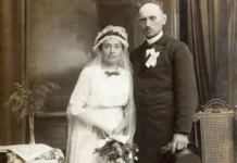 Slika sa srpske svadbe stara 100 godina otkriva istinu od koje nas hvata mučnina: Vidite li vi jeziv detalj? (FOTO) Slika sa srpske svadbe stara 100 godina otkriva istinu od koje nas hvata mučnina: Vidite li vi jeziv detalj? (FOTO)