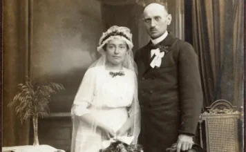 Slika sa srpske svadbe stara 100 godina otkriva istinu od koje nas hvata mučnina: Vidite li vi jeziv detalj? (FOTO) Slika sa srpske svadbe stara 100 godina otkriva istinu od koje nas hvata mučnina: Vidite li vi jeziv detalj? (FOTO)