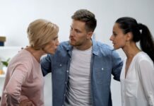 Svekrvina oporuka bila je pravno besmislena dok je raspolagala mojim stanom, automobilom i nakitom, ali trag punomoći koju nikad nisam potpisala pokazao je da obitelj nije samo sanjala o mojoj imovini, nego je već pripremala način da jednog dana ono što je moje postane njihovo Svekrvina oporuka bila je pravno besmislena dok je raspolagala mojim stanom, automobilom i nakitom, ali trag punomoći koju nikad nisam potpisala pokazao je da obitelj nije samo sanjala o mojoj imovini, nego je već pripremala način da jednog dana ono što je moje postane njihovo