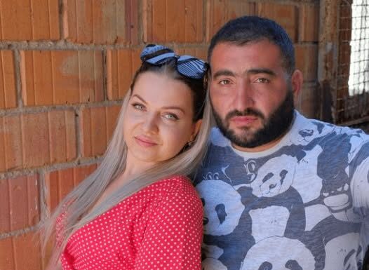 Uradili smo DNK jer deca imaju tamnu kožu, a kad su stigli rezultati zanemeli smo od šoka: Saznali smo da smo u incestu Uradili smo DNK jer deca imaju tamnu kožu, a kad su stigli rezultati zanemeli smo od šoka: Saznali smo da smo u incestu