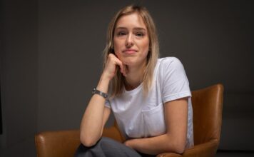 8 osobina teških manipulatora: Glume vam prijatelje, a ismevaju vas iza leđa 8 osobina teških manipulatora: Glume vam prijatelje, a ismevaju vas iza leđa