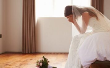 Bila sam sretna mlada nevjesta, a onda sam na dnu svekrvine kutije za šivanje pronašla fotografiju koja je otkrila stravičnu istinu o mom mužu! Bila sam sretna mlada nevjesta, a onda sam na dnu svekrvine kutije za šivanje pronašla fotografiju koja je otkrila stravičnu istinu o mom mužu!