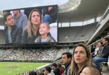 Dječak s rakom ispunio je svoju posljednju želju i pronašao iznenađenje na stadionu Dječak s rakom ispunio je svoju posljednju želju i pronašao iznenađenje na stadionu