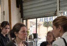 Gospođa Branka iz susjedstva pet je godina gotovo svaki dan dolazila u mali bistro moje majke po besplatnu juhu od svinjskih rebara. Gospođa Branka iz susjedstva pet je godina gotovo svaki dan dolazila u mali bistro moje majke po besplatnu juhu od svinjskih rebara.