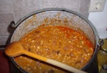 Grah se skuha duplo brže, a stomak ne nadima: 1 kašičica ovoga u vodu rješava obje muke odjednom Grah se skuha duplo brže, a stomak ne nadima: 1 kašičica ovoga u vodu rješava obje muke odjednom