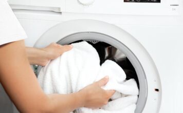 Hotelski trik za mekane peškire: Treba vam samo 50 dinara i 2 kuhinjska sastojka Hotelski trik za mekane peškire: Treba vam samo 50 dinara i 2 kuhinjska sastojka