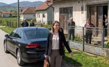 Izbačena sa 43 marke: Povratak po dugove prošlosti Izbačena sa 43 marke: Povratak po dugove prošlosti