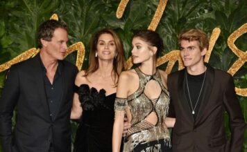 Kaja Gerber slomljenog srca zbog smrti brata: Volela ga je više od života, a evo kako ga je posmatrala uprkos problemima kroz koje je prolazio Kaja Gerber slomljenog srca zbog smrti brata: Volela ga je više od života, a evo kako ga je posmatrala uprkos problemima kroz koje je prolazio