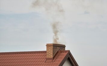 Kako očistiti dimnjak od čađi bez odžačara Trik koji su naši stari stalno koristili da bi se garež lakše odvojila Kako očistiti dimnjak od čađi bez odžačara Trik koji su naši stari stalno koristili da bi se garež lakše odvojila