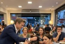 Moj je zet usred prepunog restorana u Bostonu zgrabio moju kćer za kosu i silom joj spustio glavu dok se njegova majka smiješila. „Ponekad je poniženje jedini način na koji muž može nečemu naučiti svoju ženu“, rekla je Rebecca Moj je zet usred prepunog restorana u Bostonu zgrabio moju kćer za kosu i silom joj spustio glavu dok se njegova majka smiješila. „Ponekad je poniženje jedini način na koji muž može nečemu naučiti svoju ženu“, rekla je Rebecca