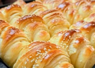 NAJMEKŠI DOMAĆI KROASANI 🥐 Prozračni, slojeviti i nevjerovatno mekani – ovi domaći kroasani su savršeni za doručak.
