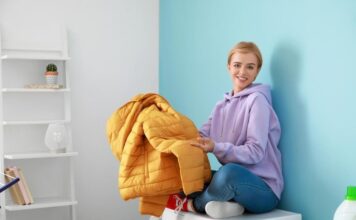 Nakon što je prolila juhu moje kćeri, moja je majka pokazala prema vratima i rekla: „Kad više ne budeš mogla plaćati stanarinu, vratit ćeš se i moliti nas za oprost.“ Nakon što je prolila juhu moje kćeri, moja je majka pokazala prema vratima i rekla: „Kad više ne budeš mogla plaćati stanarinu, vratit ćeš se i moliti nas za oprost.“