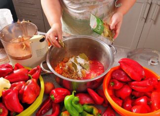 Pikantna salata za zimnicu Pikantna salata za zimnicu