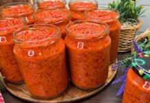 PRAVI DOMAĆI AJVAR OD 20 KG PAPRIKE: Bez patlidžana, a ovako pripremljen ima savršen ukus… PRAVI DOMAĆI AJVAR OD 20 KG PAPRIKE: Bez patlidžana, a ovako pripremljen ima savršen ukus…