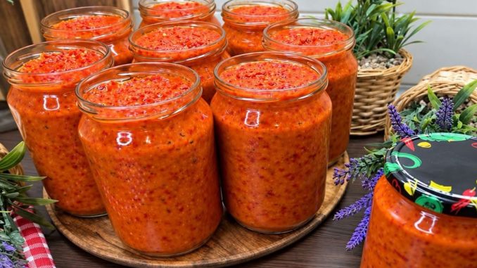 PRAVI DOMAĆI AJVAR OD 20 KG PAPRIKE: Bez patlidžana, a ovako pripremljen ima savršen ukus… PRAVI DOMAĆI AJVAR OD 20 KG PAPRIKE: Bez patlidžana, a ovako pripremljen ima savršen ukus…