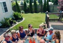 **Sasvim slučajno otkrila sam da naši susjedi ulaze u naše dvorište i koriste jacuzzi svaki put kad suprug i ja nismo kod kuće — a onda sam doznala da to rade već više od godinu dana** **Sasvim slučajno otkrila sam da naši susjedi ulaze u naše dvorište i koriste jacuzzi svaki put kad suprug i ja nismo kod kuće — a onda sam doznala da to rade već više od godinu dana**