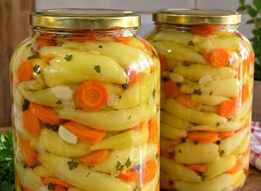 Tajna savršene somborke za zimu: Recept bez konzervansa i vinobrana koji svi traže! Tajna savršene somborke za zimu: Recept bez konzervansa i vinobrana koji svi traže!