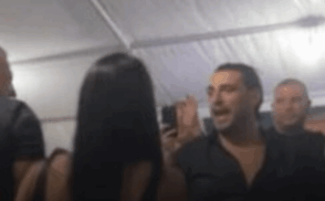 ŽENA DARKA LAZIĆA UŠLA POD ŠATOR PA MU NAPRAVILA HAOS: Ceo ŠABAČKI VAŠAR je gledao U NJU (video) Sramota… ŽENA DARKA LAZIĆA UŠLA POD ŠATOR PA MU NAPRAVILA HAOS: Ceo ŠABAČKI VAŠAR je gledao U NJU (video) Sramota…
